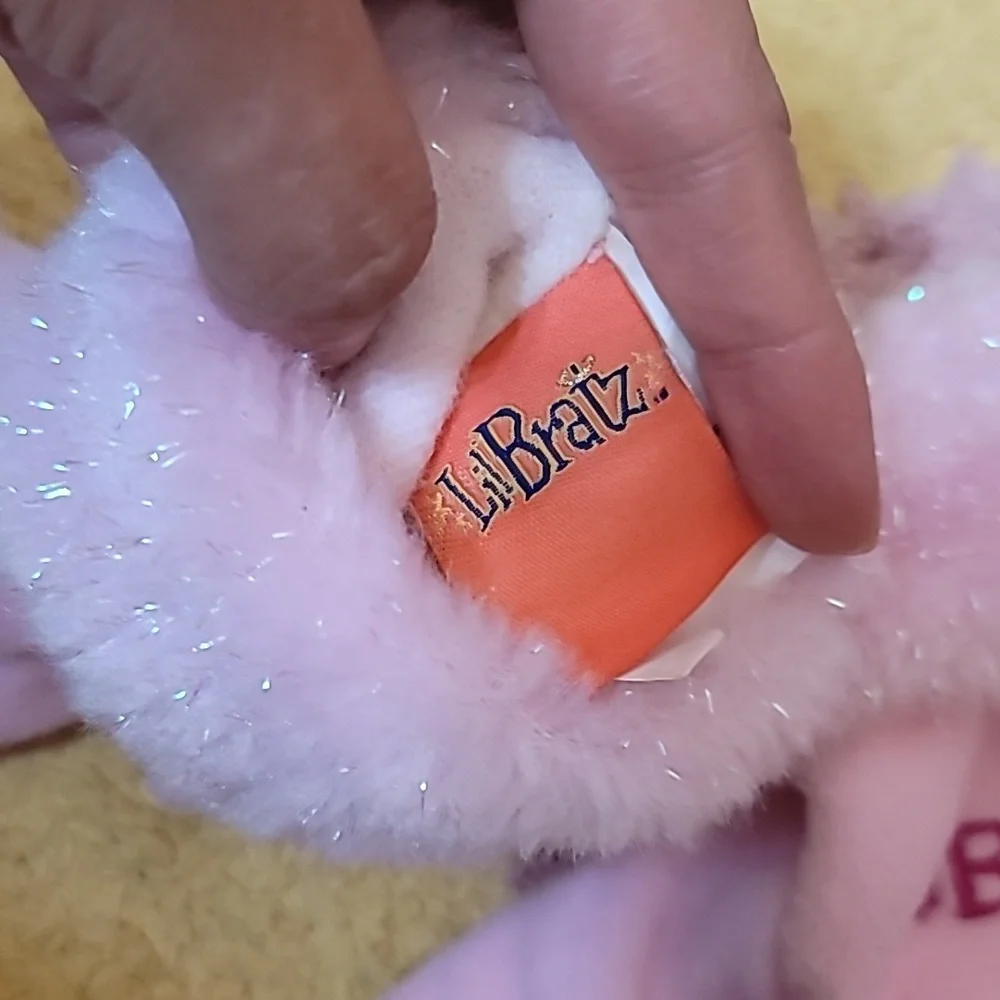 MGA Lil Bratz girls gloves age 4-7 pink faux fur glitter y2k winter mittens b31
